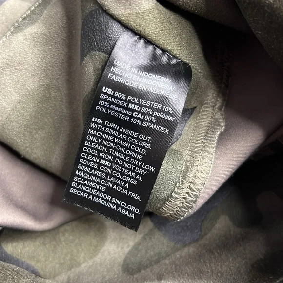 WHITE HOUSE BLACK MARKET Green Camo Runway Legging 2 - Picture 8 of 8